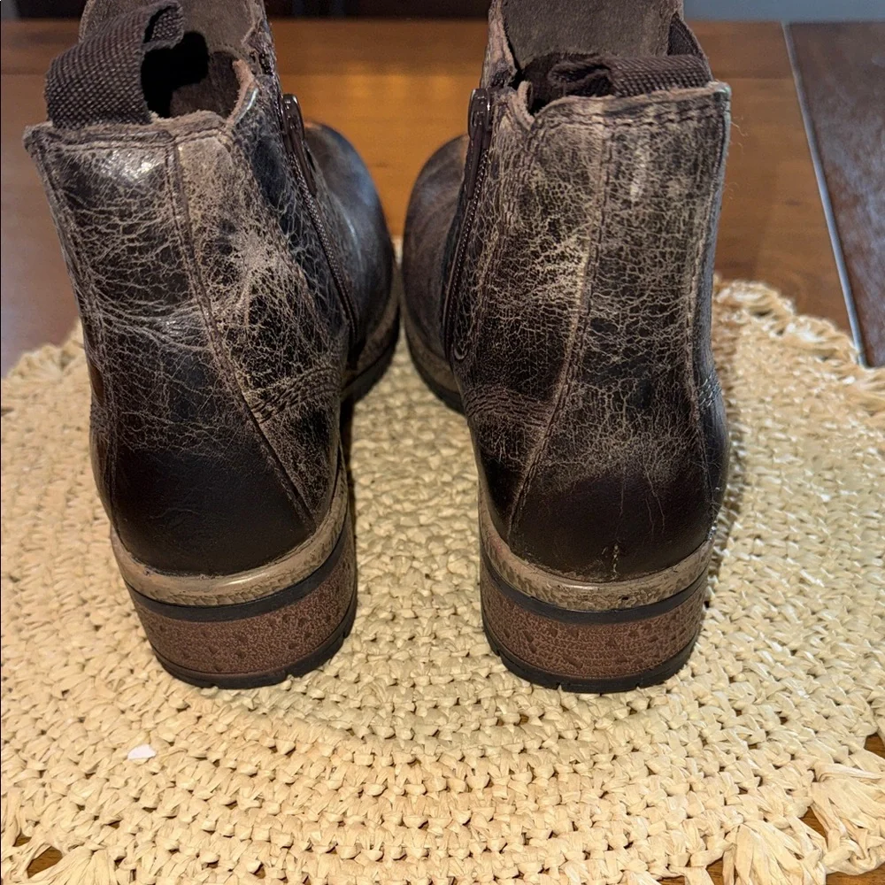 Diba True Genuine Leather Chelsea  Brown Distressed Boots - Picture 5 of 11